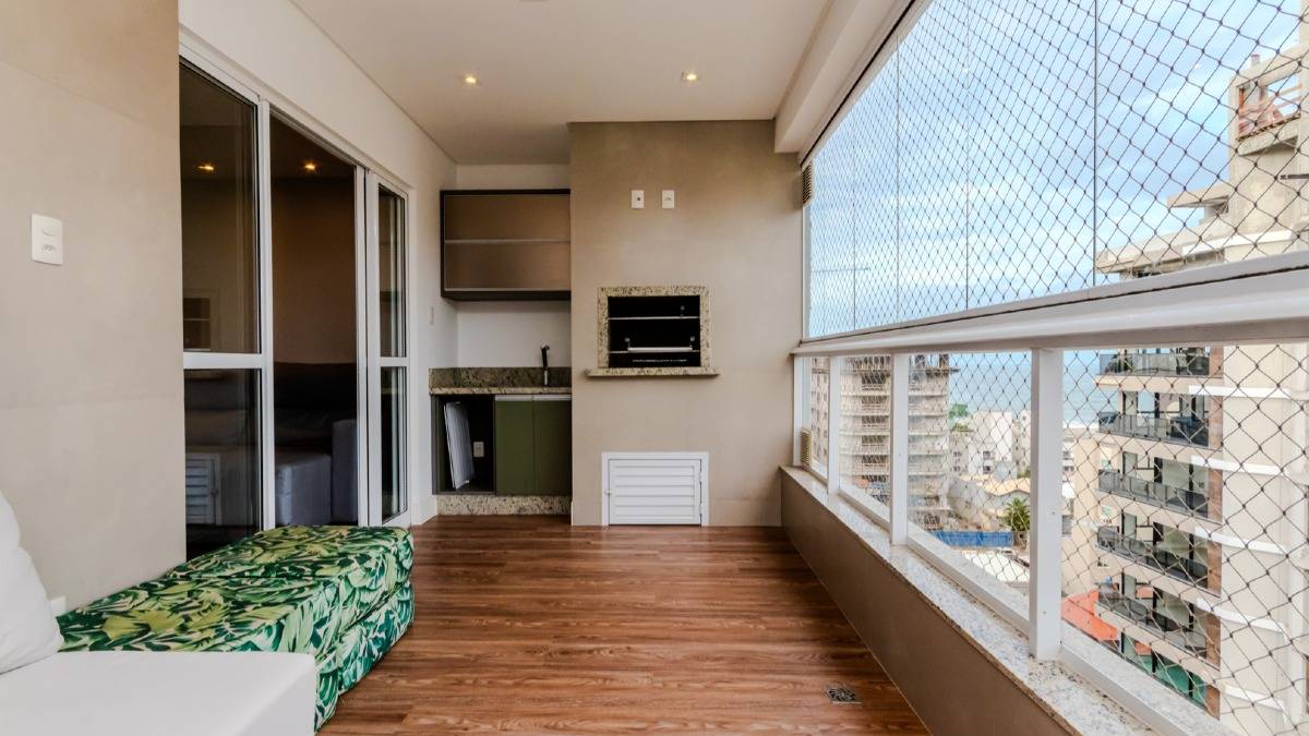 Apartamento com 2 quartos sendo 1 suíte no Edifício Ilha dos Amores na Praia Brava em Itajaí