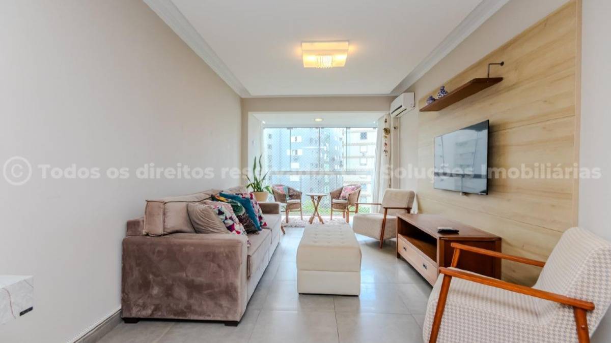 Apartamento com 3 quartos no Edifício Dona Rosinha no Centro em Balneário Camboriú