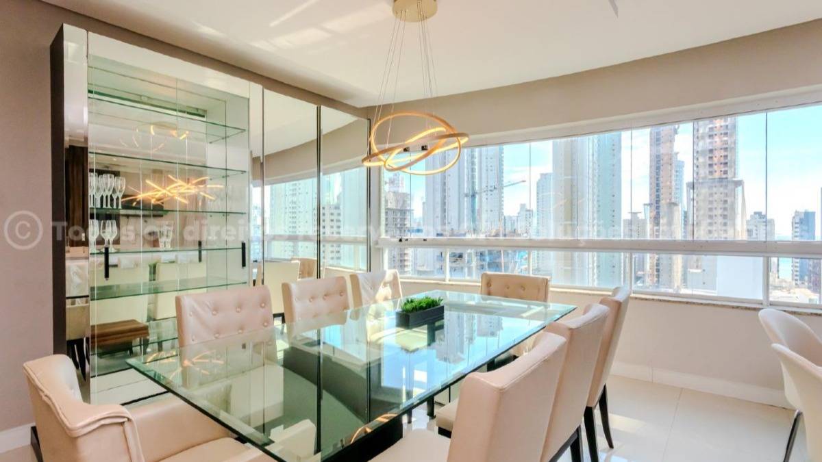 Apartamento com 3 dormitórios no Edifício Porto da Barra no Centro em Balneário Camboriú