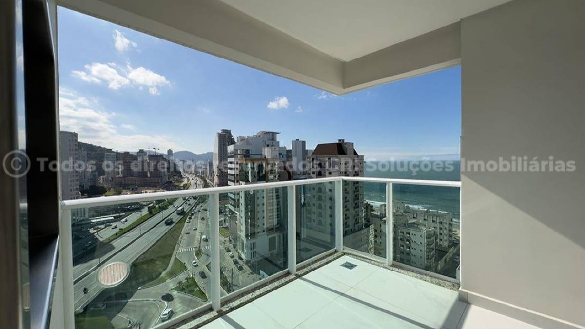 Apartamento com 4 suítes e varanda gourmet no Garden Square na Meia Praia em Itapema