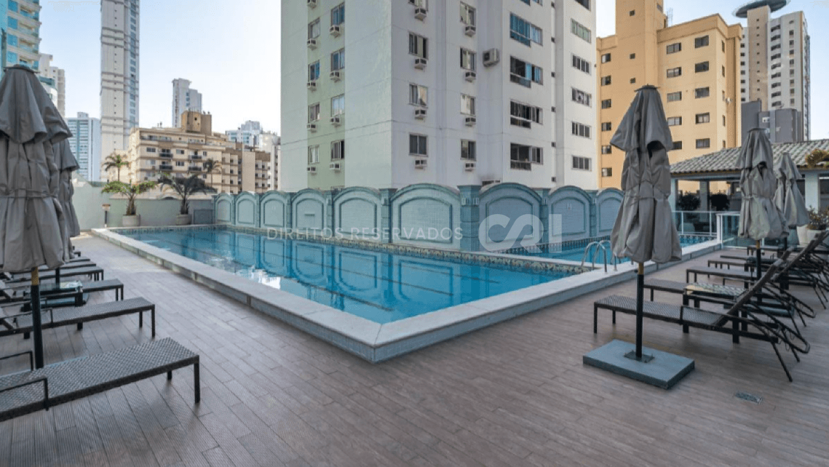 Apartamento mobiliado com 3 suítes no Edifício Alexandria no Centro em Balneário Camboriú