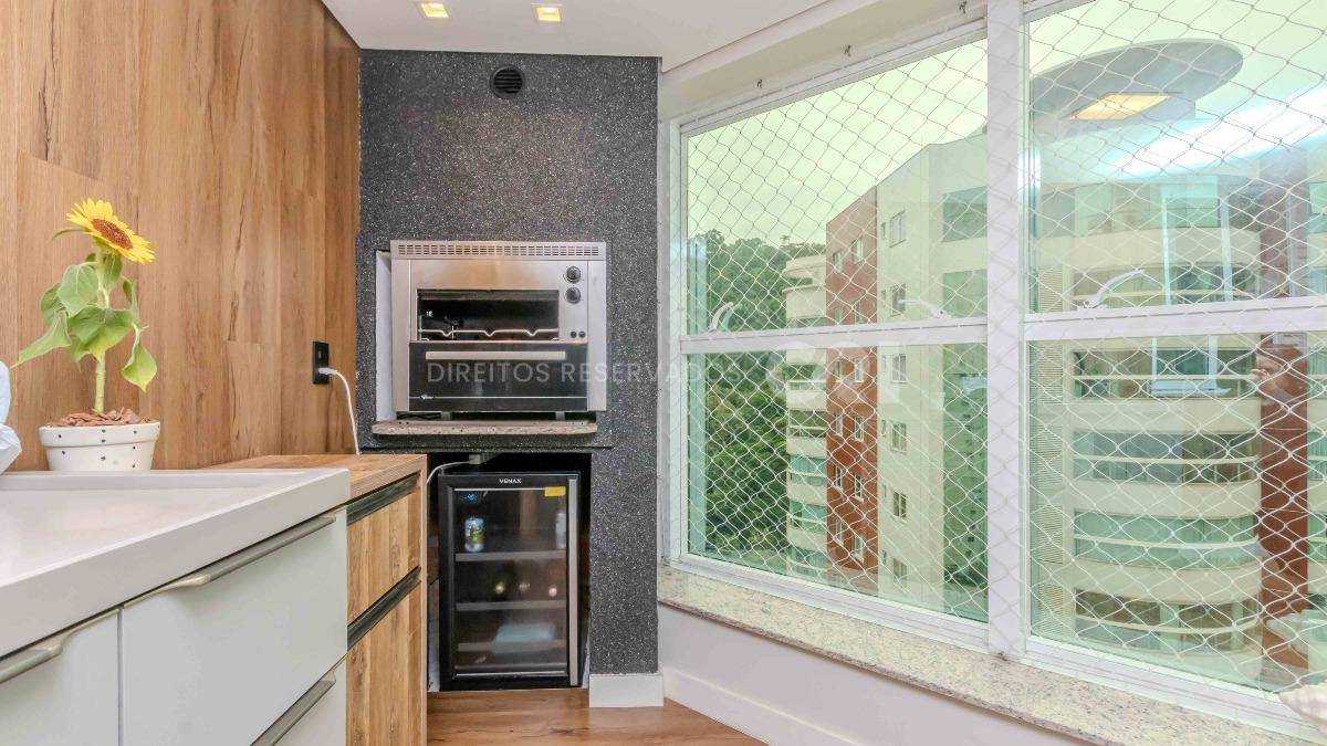 Apartamento a venda mobiliado com 3 suítes no Bellas Artes no Pioneiros em Balneário Camboriú
