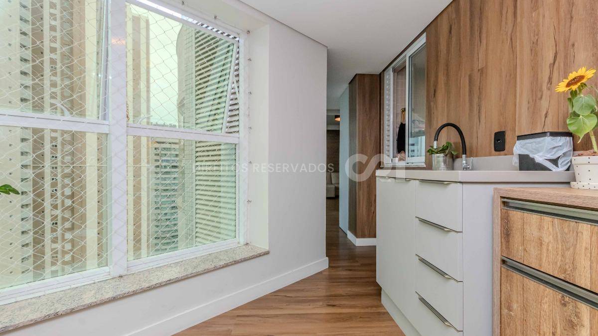Apartamento a venda mobiliado com 3 suítes no Bellas Artes no Pioneiros em Balneário Camboriú