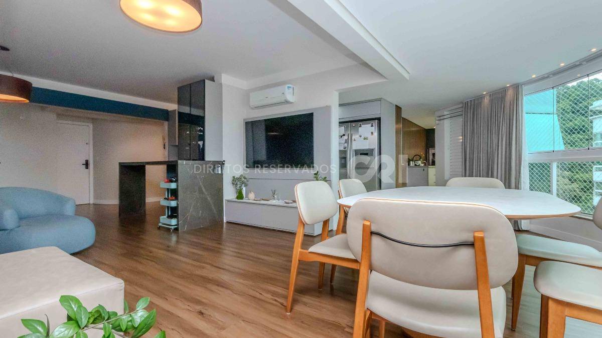 Apartamento a venda mobiliado com 3 suítes no Bellas Artes no Pioneiros em Balneário Camboriú