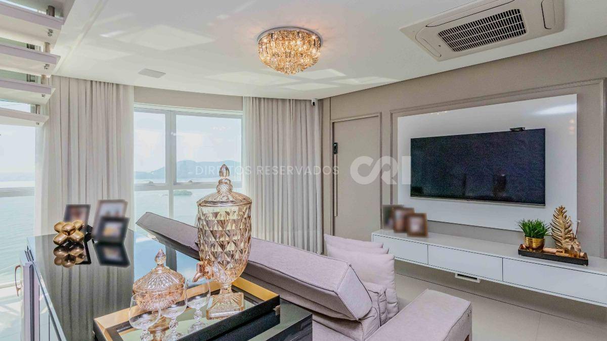 Cobertura com 3 suítes no edifício Olympo Tower no Centro de Balneário Camboriú
