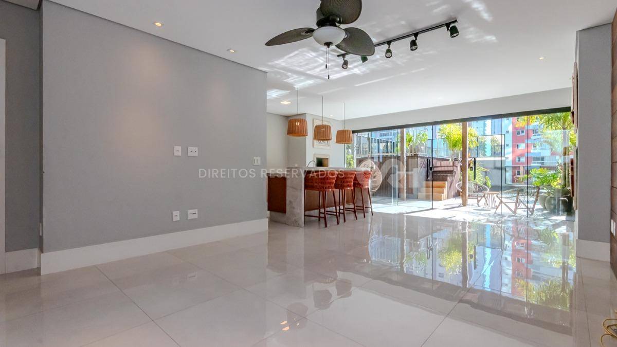 Apartamento garden com 3 suítes no Argos Residence no Centro de Balneário Camboriú