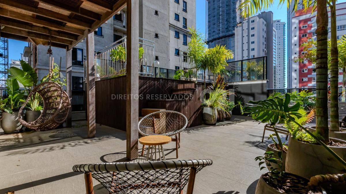 Apartamento garden com 3 suítes no Argos Residence no Centro de Balneário Camboriú