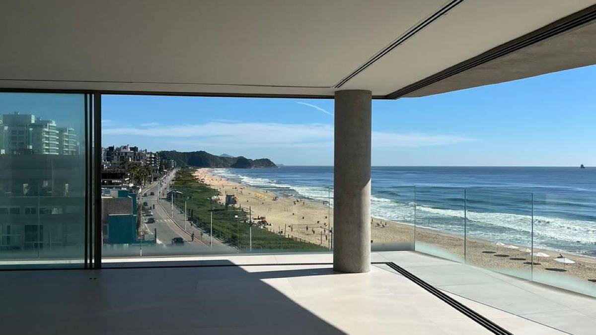 Apartamento no Bravo By Arthur Casas com 04 suítes em Itajaí na Praia Brava 