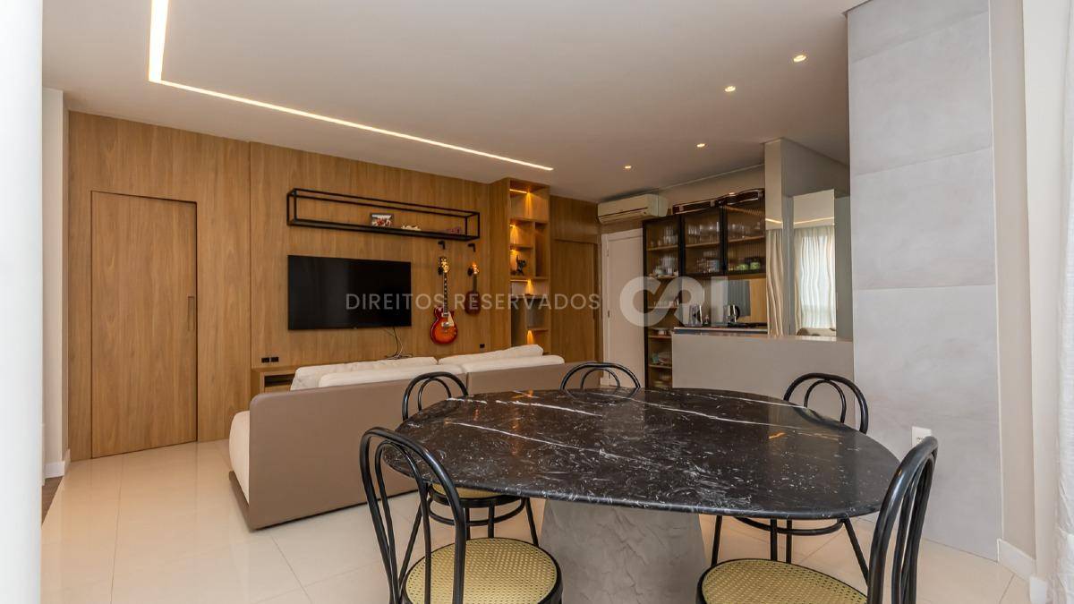 Apartamento com 3 suítes no Edifício Brava Premium na Praia Brava de Itajaí