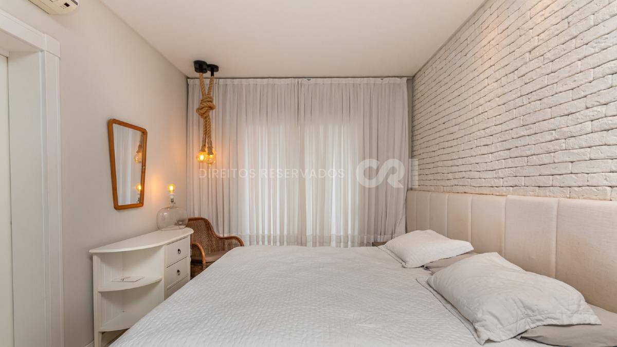 Apartamento com 3 suítes no Edifício Brava Premium na Praia Brava de Itajaí