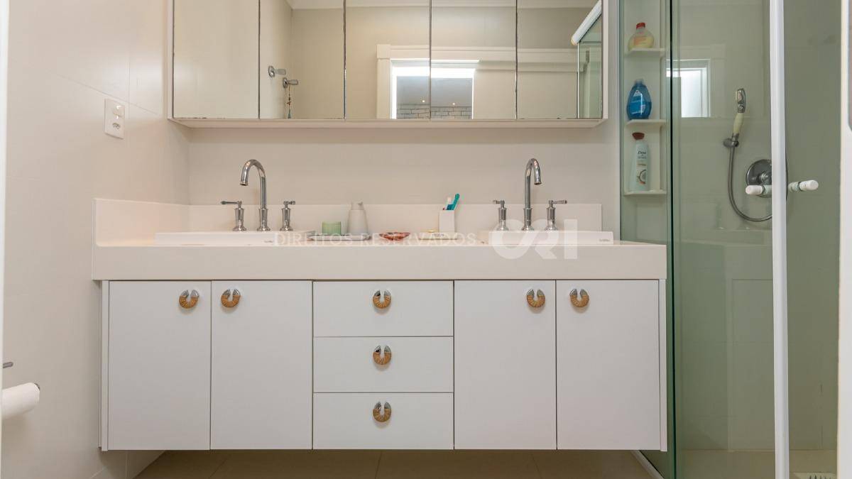 Apartamento com 3 suítes no Edifício Brava Premium na Praia Brava de Itajaí