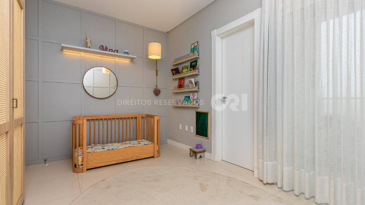 Apartamento com 3 suítes no Edifício Brava Premium na Praia Brava de Itajaí