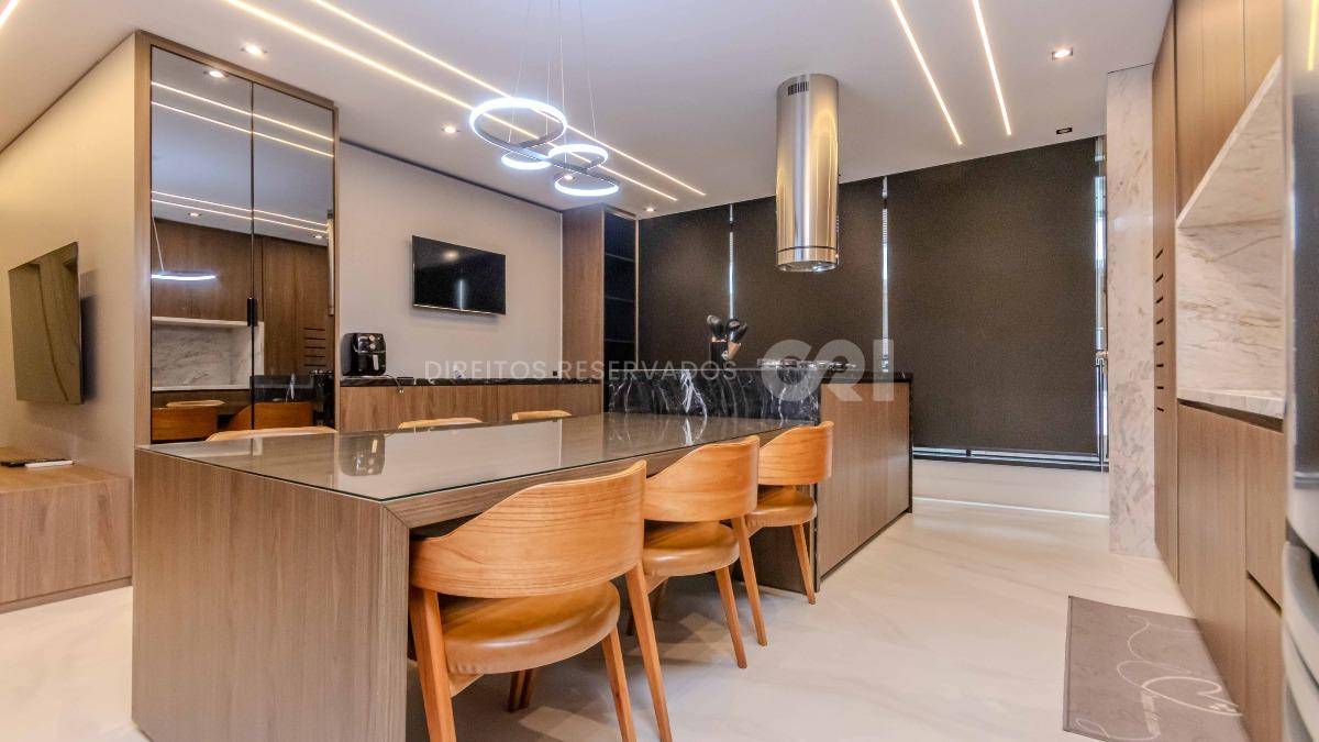 Apartamento com 2 suítes na Ilha de Maui Residence na Praia Brava em Itajaí