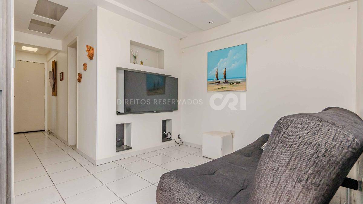 Apartamento com 2 Dormitórios no Marquês de Olinda em Balneário Camboriú no Centro