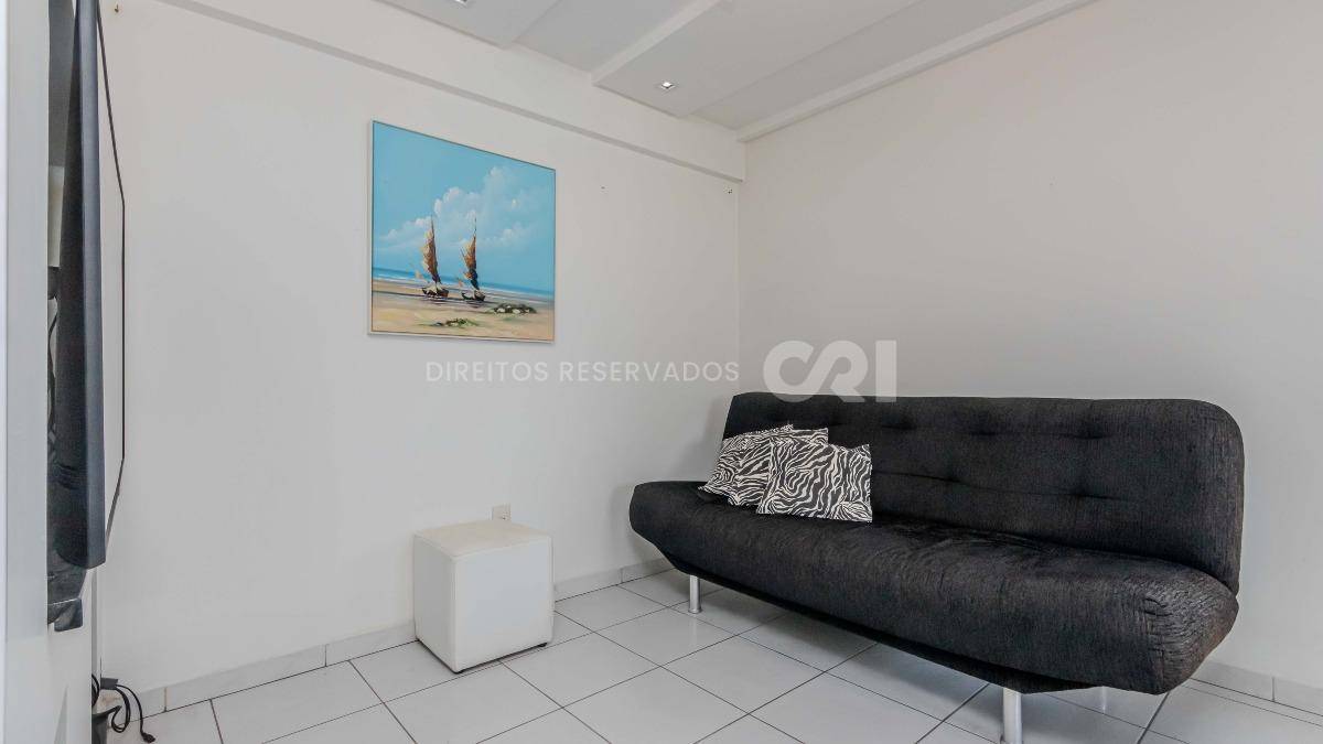 Apartamento com 2 Dormitórios no Marquês de Olinda em Balneário Camboriú no Centro
