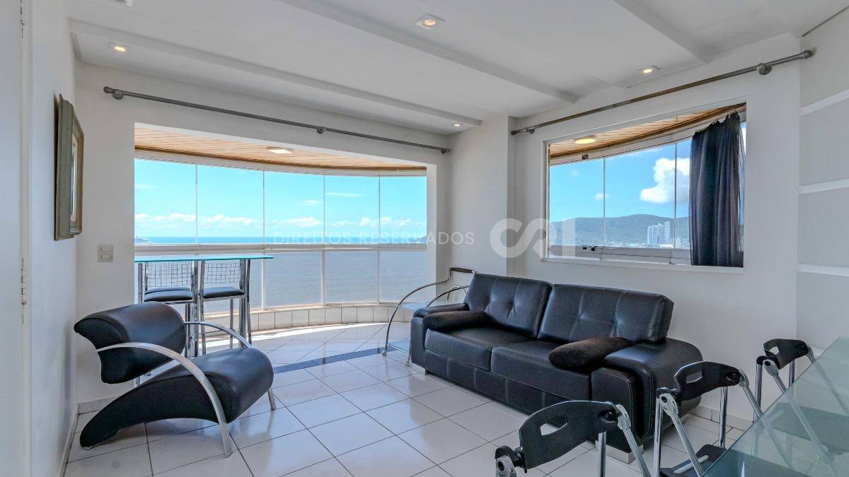 Apartamento com 2 Dormitórios no Marquês de Olinda em Balneário Camboriú no Centro