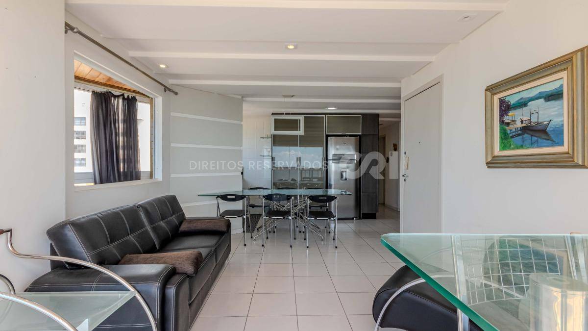 Apartamento com 2 Dormitórios no Marquês de Olinda em Balneário Camboriú no Centro