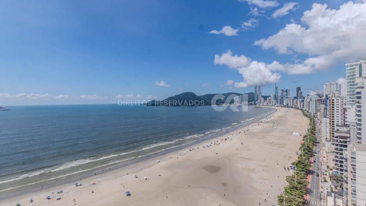 Apartamento com 2 Dormitórios no Marquês de Olinda em Balneário Camboriú no Centro