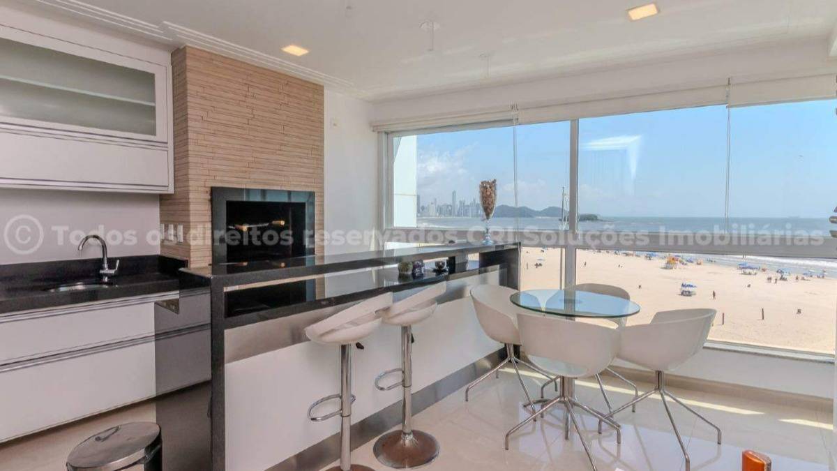 Apartamento com 4 suítes no Edifício Barramares no Centro em Balneário Camboriú