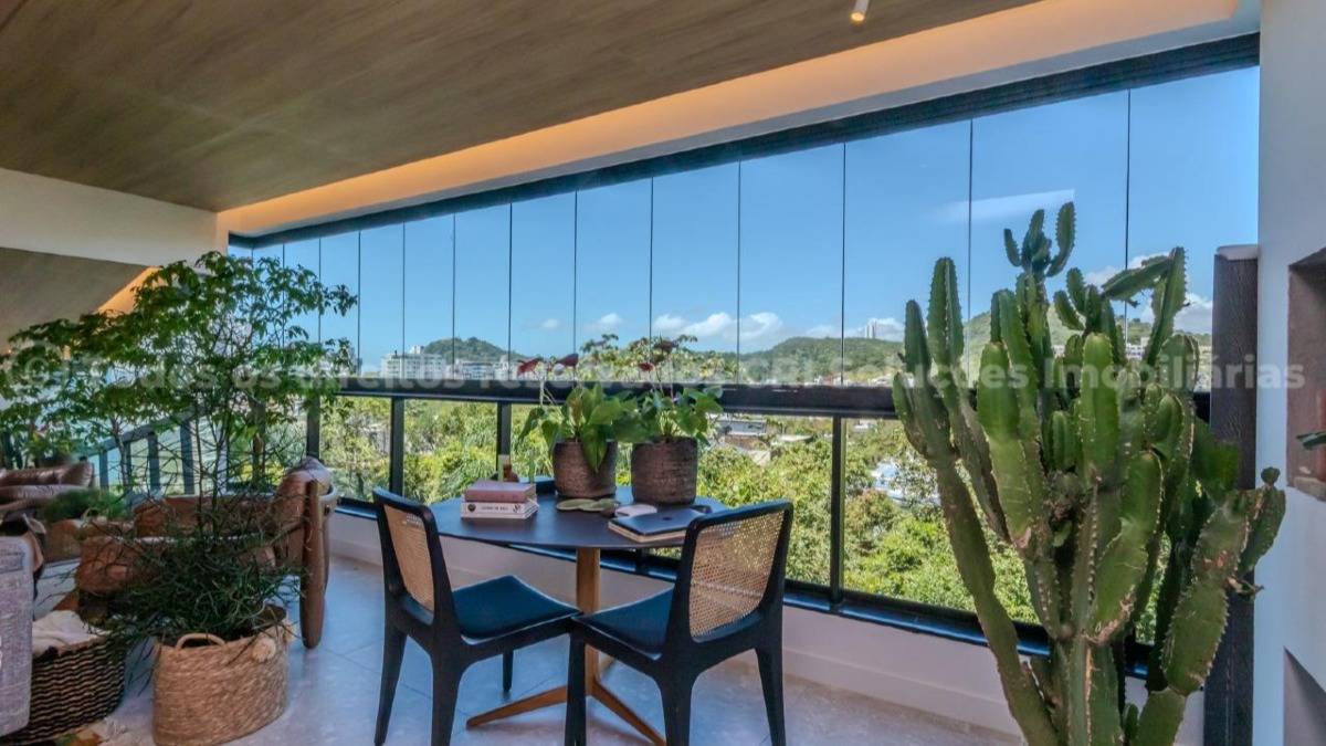 Apartamento no Edifício Colina da Brava com 3 suítes na Praia Brava em Itajaí 