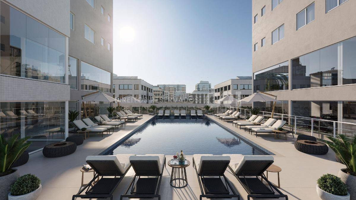 Apartamento com 3 suítes no edifício Grand Mistral na Meia Praia em Itapema