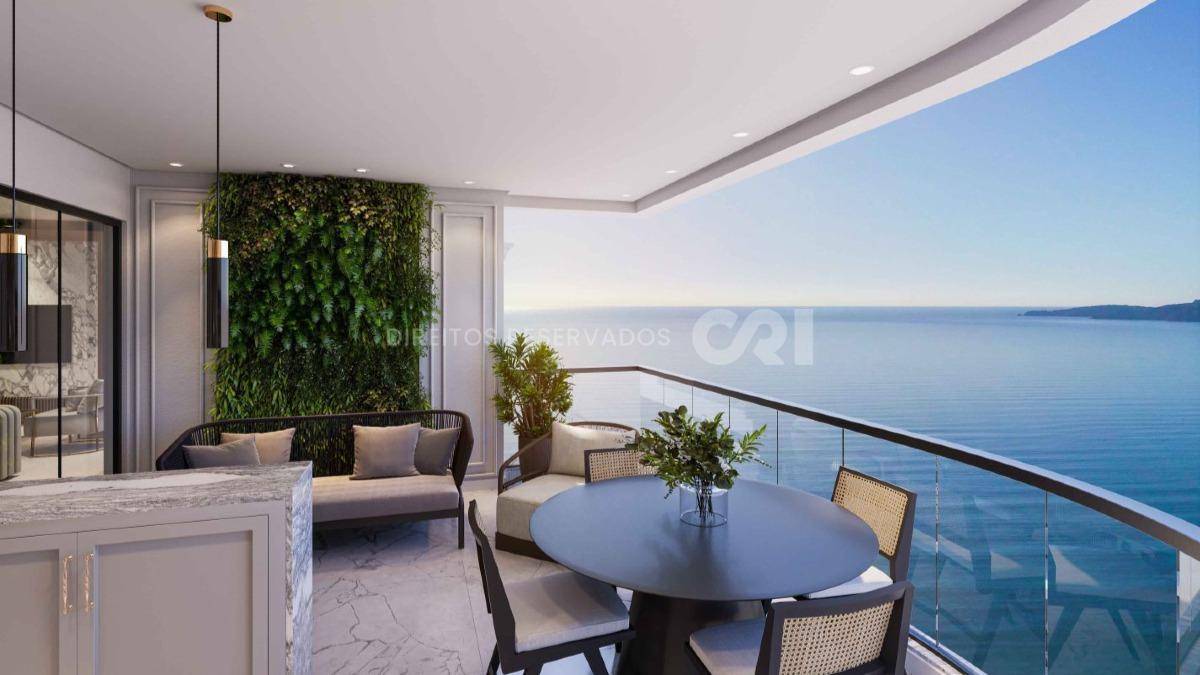 Penthouse com 4 suítes no edifício SalzBurgo na Meia Praia em Itapema