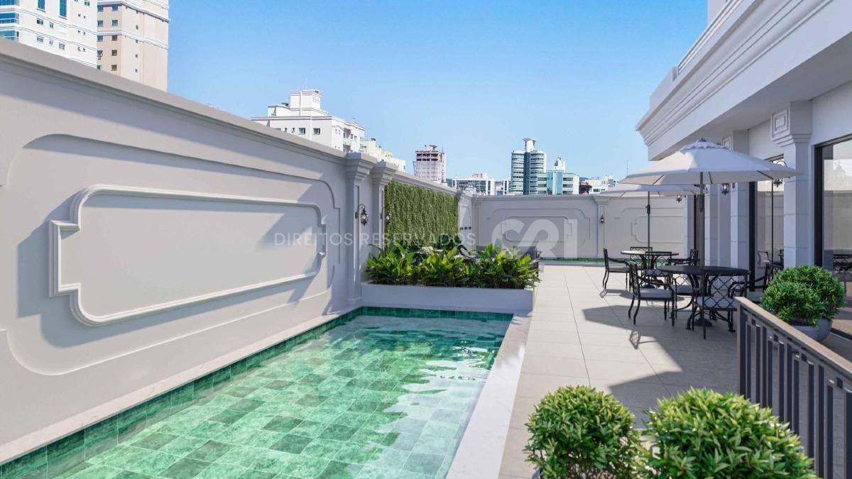Penthouse com 4 suítes no edifício SalzBurgo na Meia Praia em Itapema