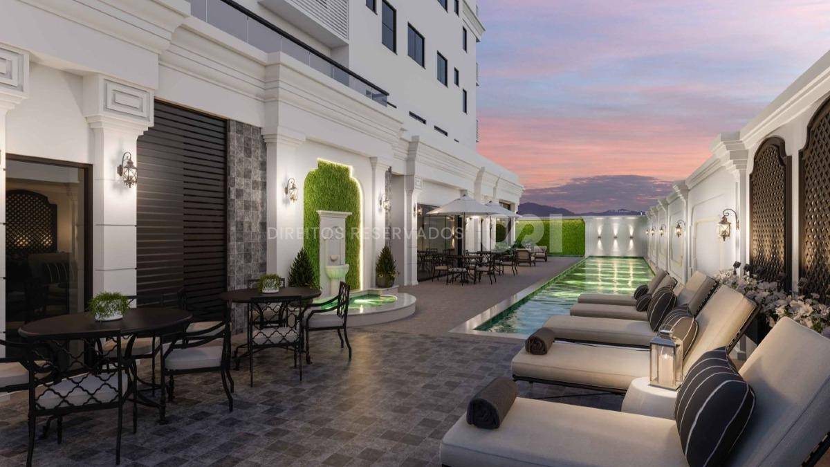Penthouse com 4 suítes no edifício SalzBurgo na Meia Praia em Itapema