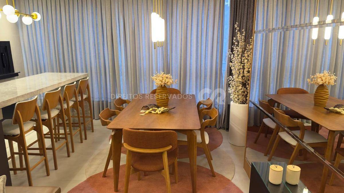Apartamento com 3 suítes e 2 vagas no Edifício Pleniluni na Meia Praia em Itapema