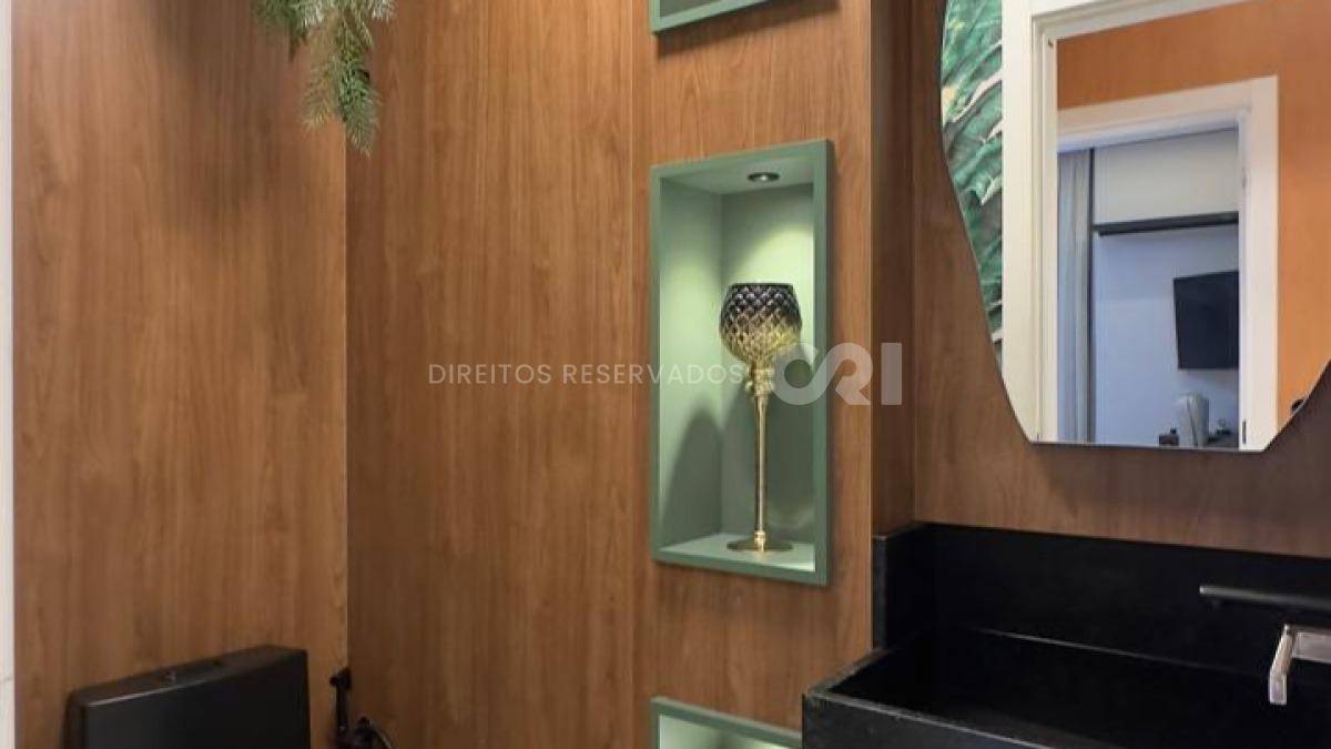 Apartamento com 3 suítes e 2 vagas no Edifício Pleniluni na Meia Praia em Itapema