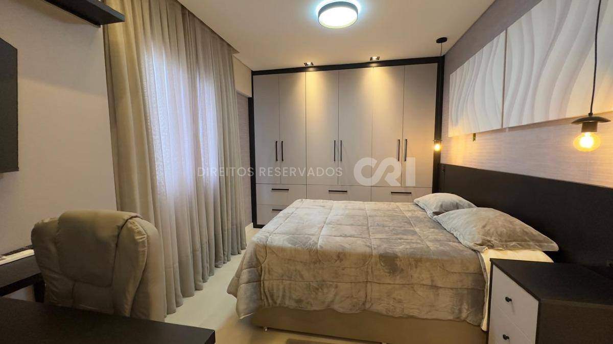 Apartamento com 3 suítes e 2 vagas no Edifício Pleniluni na Meia Praia em Itapema
