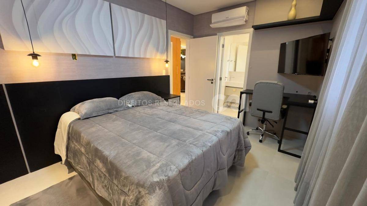Apartamento com 3 suítes e 2 vagas no Edifício Pleniluni na Meia Praia em Itapema