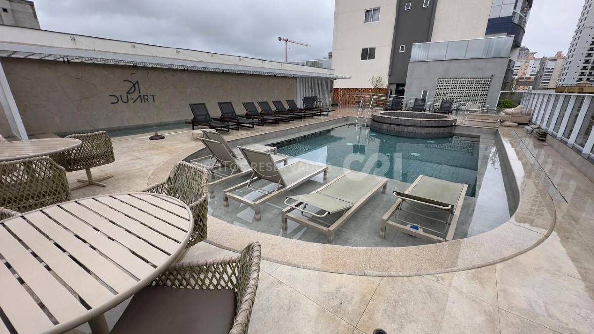Apartamento com 3 suítes e 2 vagas no Edifício Pleniluni na Meia Praia em Itapema