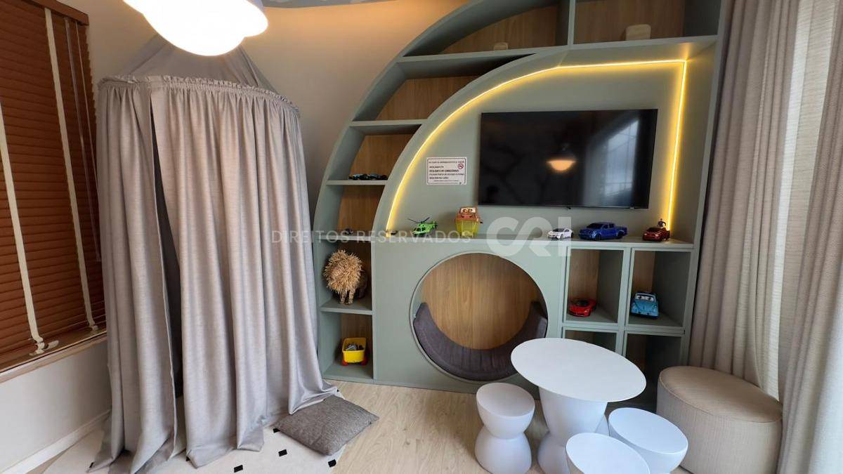 Apartamento com 3 suítes e 2 vagas no Edifício Pleniluni na Meia Praia em Itapema