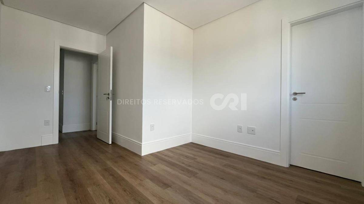 Apartamento com 4 suítes no Residencial Ristretto no Canto da Praia em Itapema