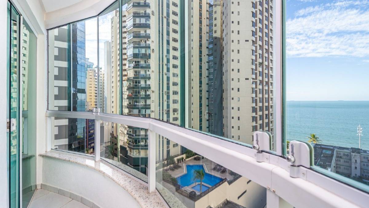 Apartamento com 3 quartos no Edifício Petrópolis no Centro em Balneário Camboriú