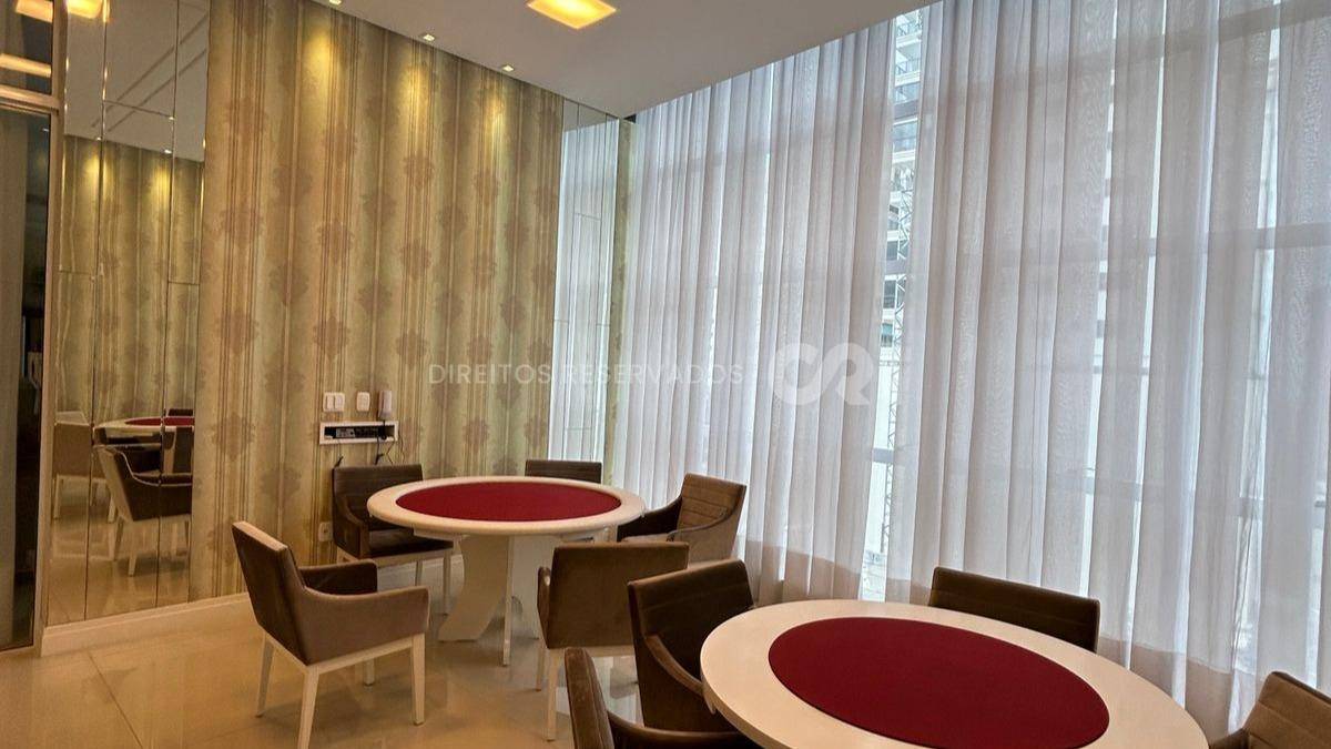 Apartamento com 3 suítes 185m² no Mar das Arábias na Meia Praia em Itapema