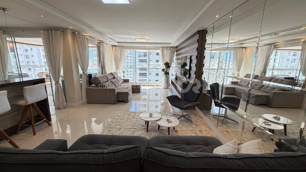 Apartamento com 3 suítes 185m² no Mar das Arábias na Meia Praia em Itapema