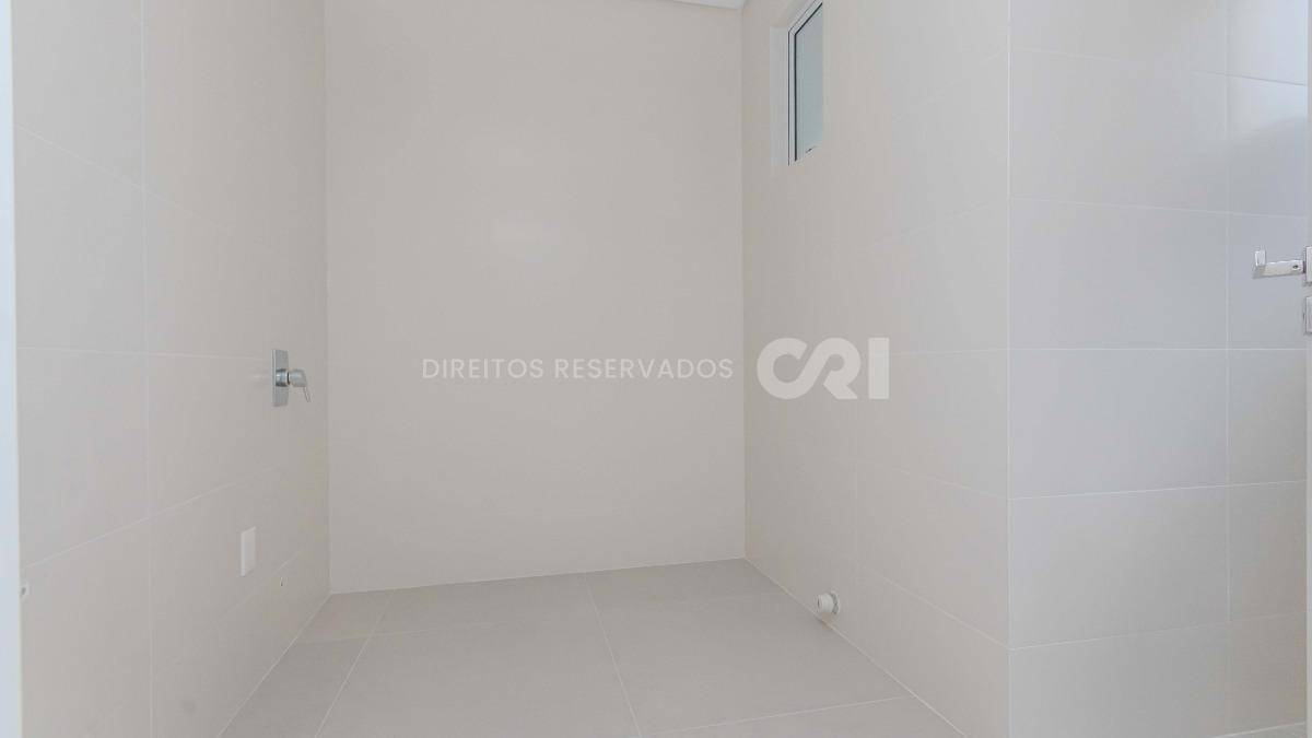 Apartamento com 3 suítes no Residencial El Elyon na Meia Praia em Itapema