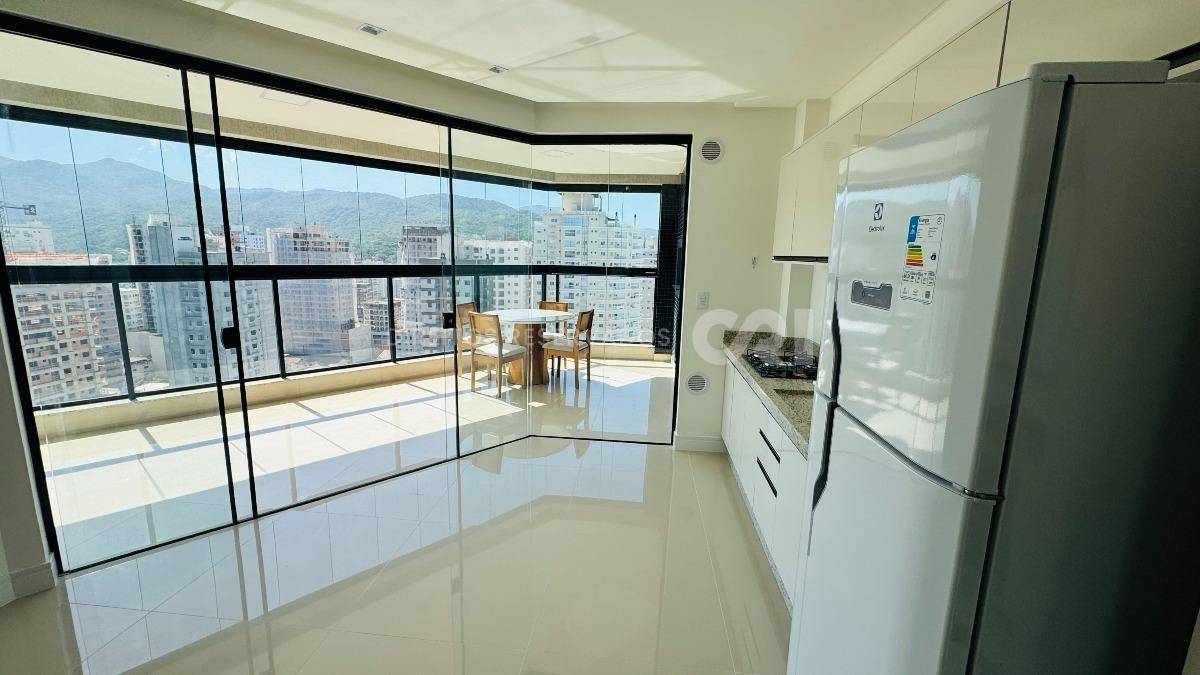 Apartamento com 3 suítes no Zurich Residence na Meia Praia em Itapema