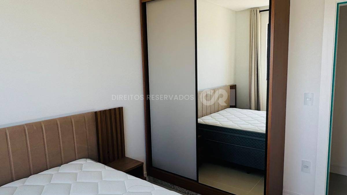 Apartamento com 3 suítes no Zurich Residence na Meia Praia em Itapema
