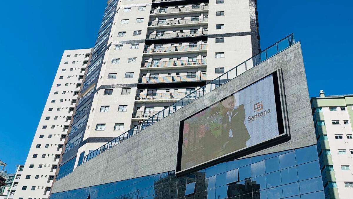 Apartamento com 3 suítes no Zurich Residence na Meia Praia em Itapema