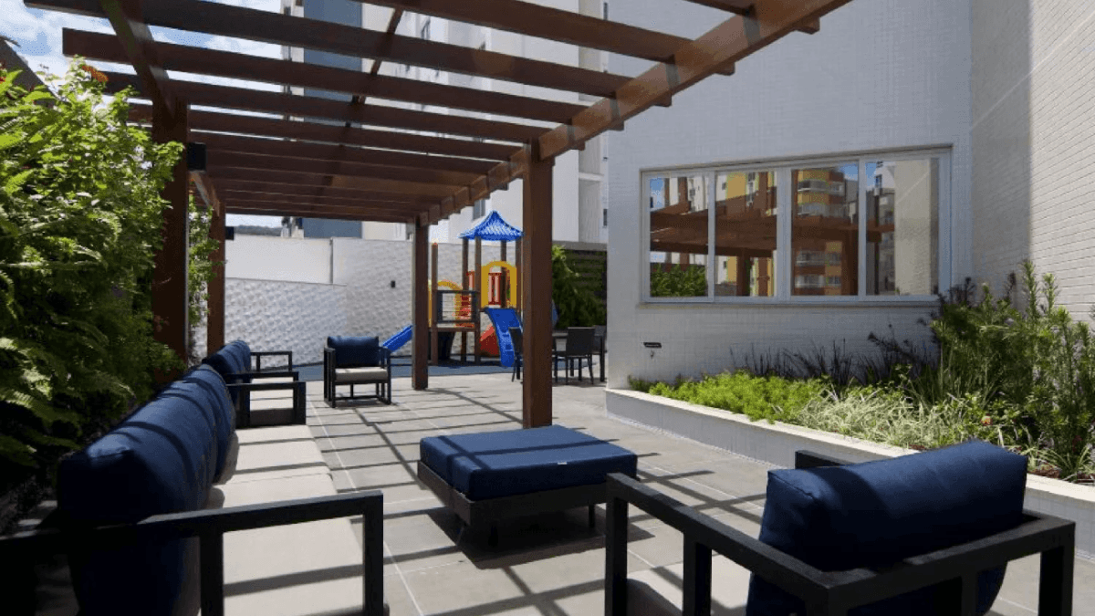 Apartamento com 03 suítes no Edifício Via Marina na Barra Sul em Balneário Camboriú