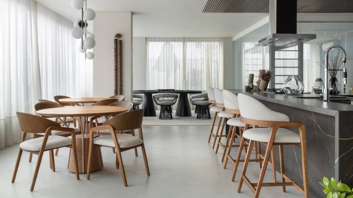 Apartamento com 04 suítes no Edifício Admirá no Centro em Balneário Camboriú