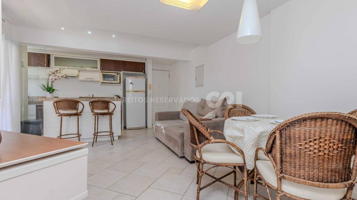 Apartamento no Edifício Marquês de Olinda no Centro de Balneário Camboriú