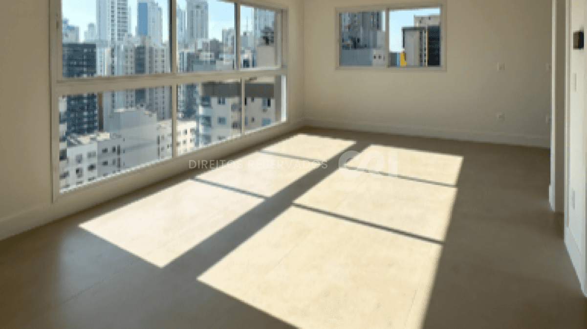 Apartamento com 3 suítes no Residencial San Telmo no Centro de Balneário Camboriú