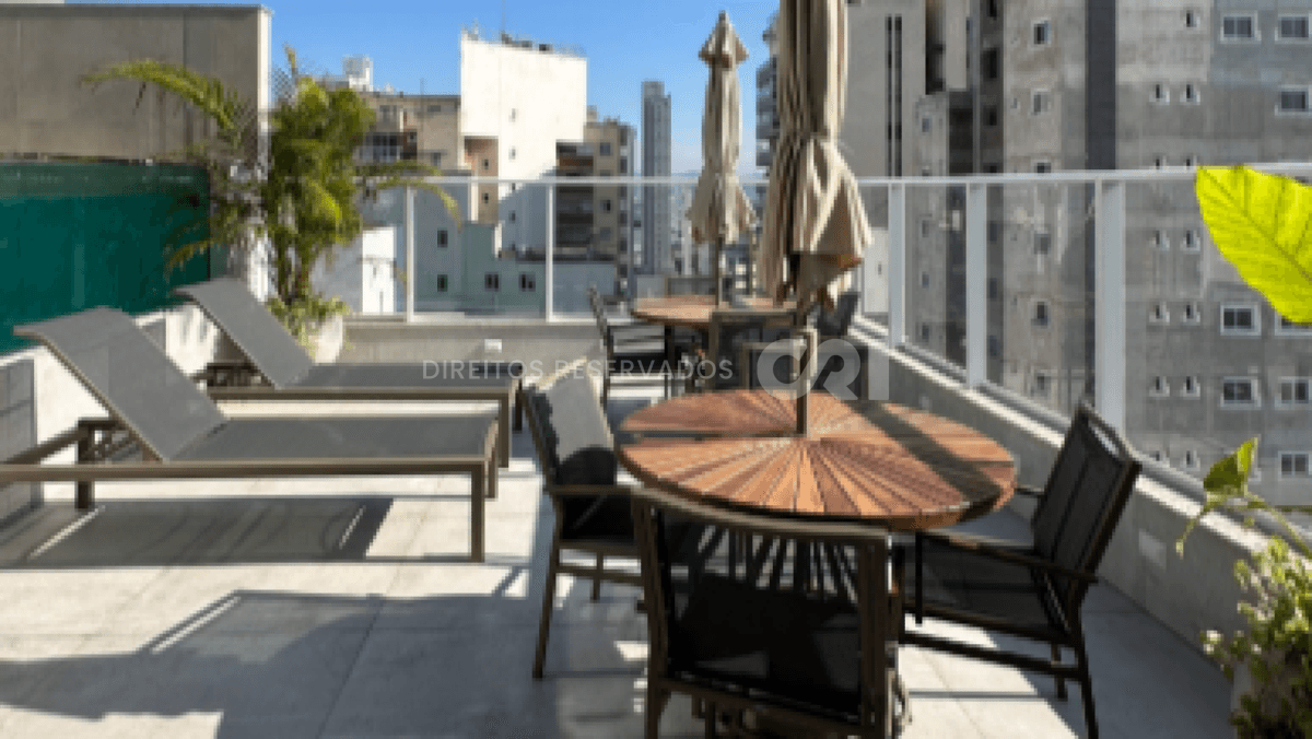 Apartamento com 3 suítes no Residencial San Telmo no Centro de Balneário Camboriú