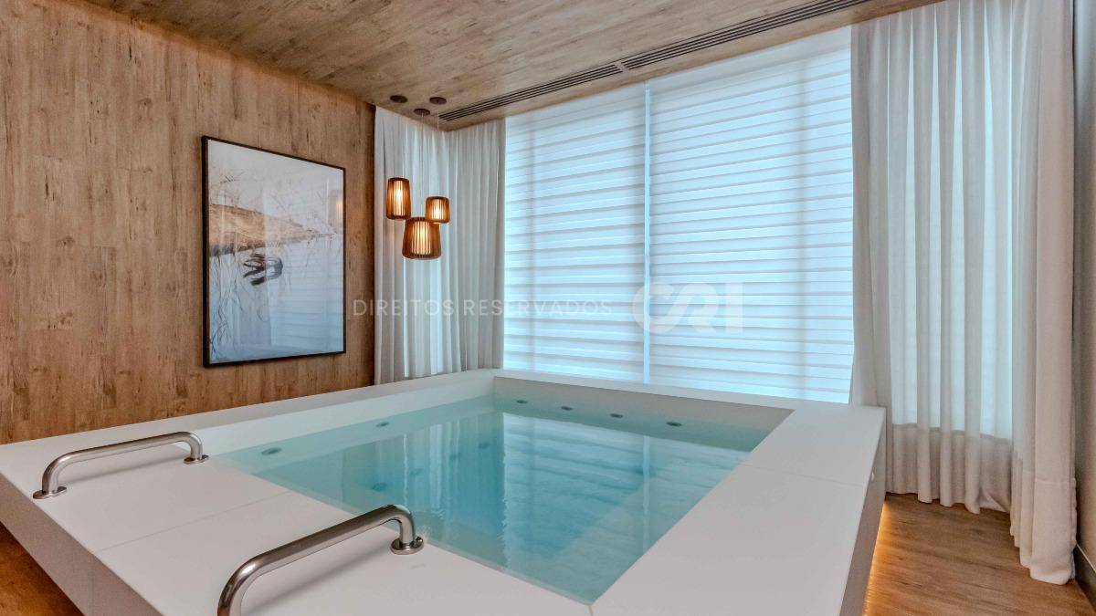 COPA: Apartamento com 3 suítes no Santé Boutique Residence no Bairro Pioneiros em Balneário Camboriú