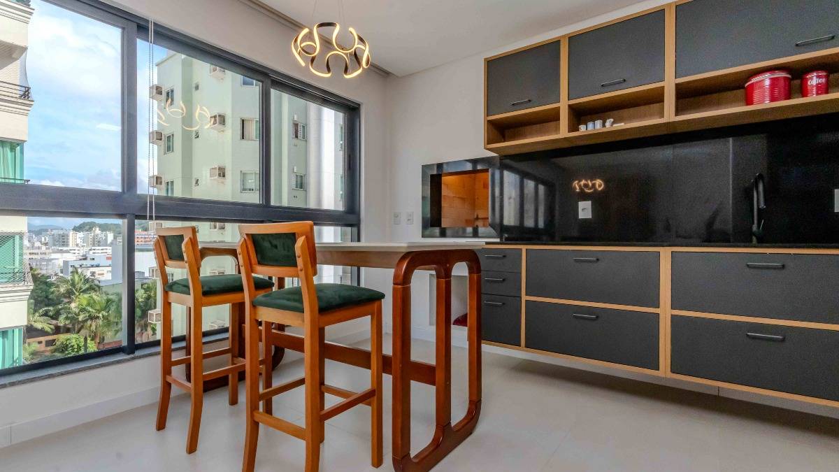 Apartamento com 3 suítes no Edifício Tierra del Sol no Centro de Balneário Camboriú