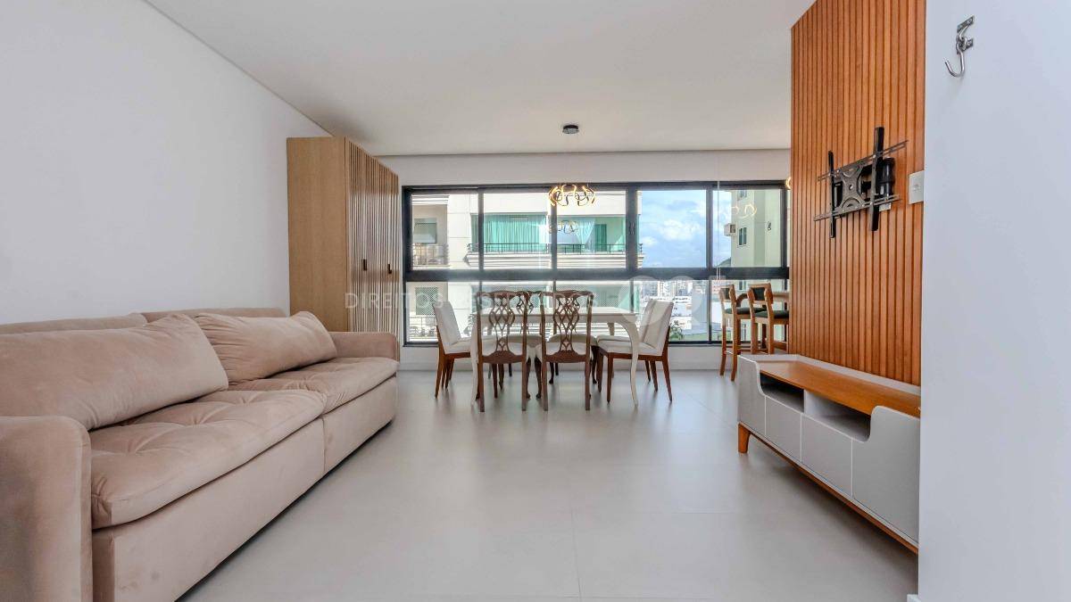 Apartamento com 3 suítes no Edifício Tierra del Sol no Centro de Balneário Camboriú